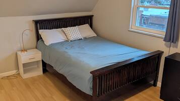 2 habitaciones, tabla de planchar con plancha, wifi y ropa de cama