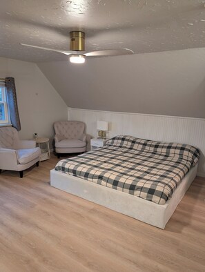 2 多间卧室、熨斗/熨衣板、WiFi、床单