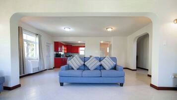 Condo, 3 Bedrooms, Balcony, Garden View | Living room