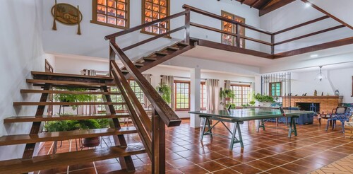 Casa em Miguel Pereira com Piscina e Lareira