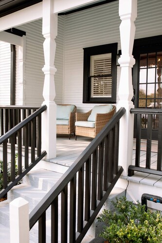 Pool + Pickleball + Firepit | IN TOWN | Sleeps 8
