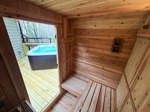 Interior - Wintergreen Cabin, Hot Tub, Sauna, Walk to Trails (Wintergreen Resort)