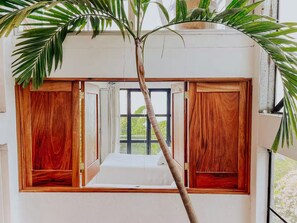 2 bedrooms, iron/ironing board, WiFi, bed sheets - Luxurious 2bd/1ba Loft close to Pana with hot tub (Panajachel)