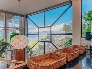 Interior - Luxurious 2bd/1ba Loft close to Pana with hot tub (Panajachel)