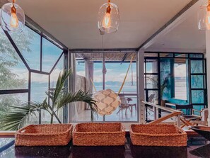 Interior - 4bd/2ba Loft with AMAZING views and 2 hot tubs (Panajachel)