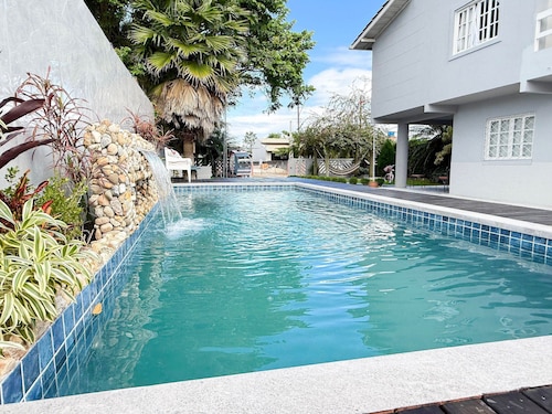 Ampla Casa com Piscina Ponta do Papagaio
