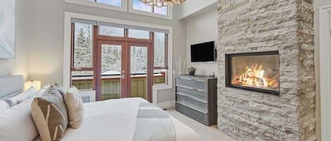 Tabla de planchar con plancha, wifi y ropa de cama