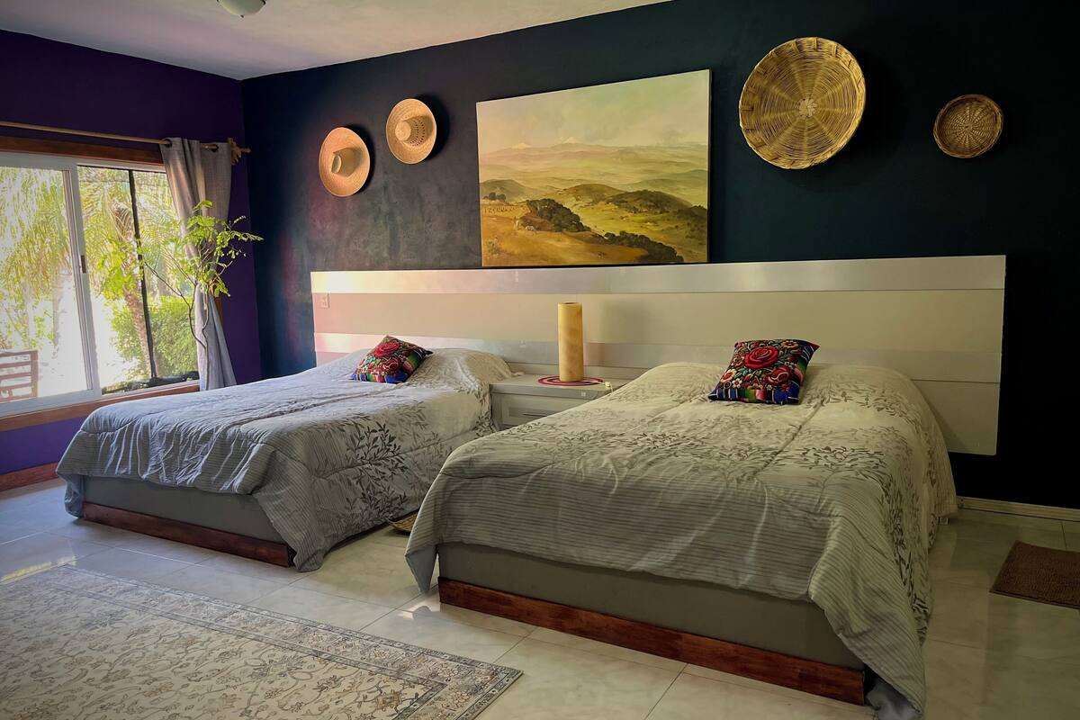 Quarto casal conforto, vista para o jardim | Wi-Fi de cortesia