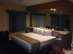 3 bedrooms, WiFi, bed sheets - Apartment with 3 bedrooms (one lock off) at Westgate Lakes Resorts and Spa, Orlando, sleeps up to 12 people. (Orlando)