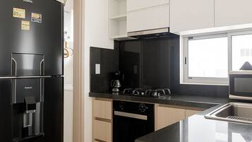 Comfort Apartment, Balcony, Beach View | Private kitchen