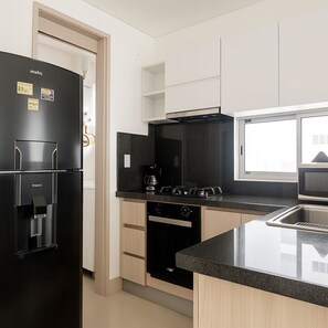 Comfort Apartment, Balcony, Beach View | Private kitchen