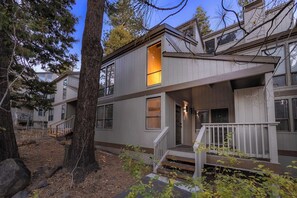 Exterior - Creekside Chalet, Stay for 6 (Kings Beach)