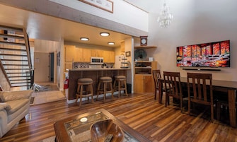 Condo, Multiple Beds, Balcony, Mountain View (Creekside Chalet) | Interior