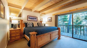 Apartment, Mehrere Betten, Balkon, Bergblick (Creekside Chalet) | 3 Schlafzimmer, individuell dekoriert, individuell eingerichtet