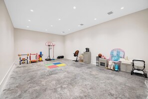 Casa, 6 habitaciones, alberca privada | Área infantil