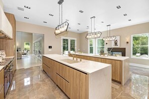 House, 6 Bedrooms, Private Pool | Interior