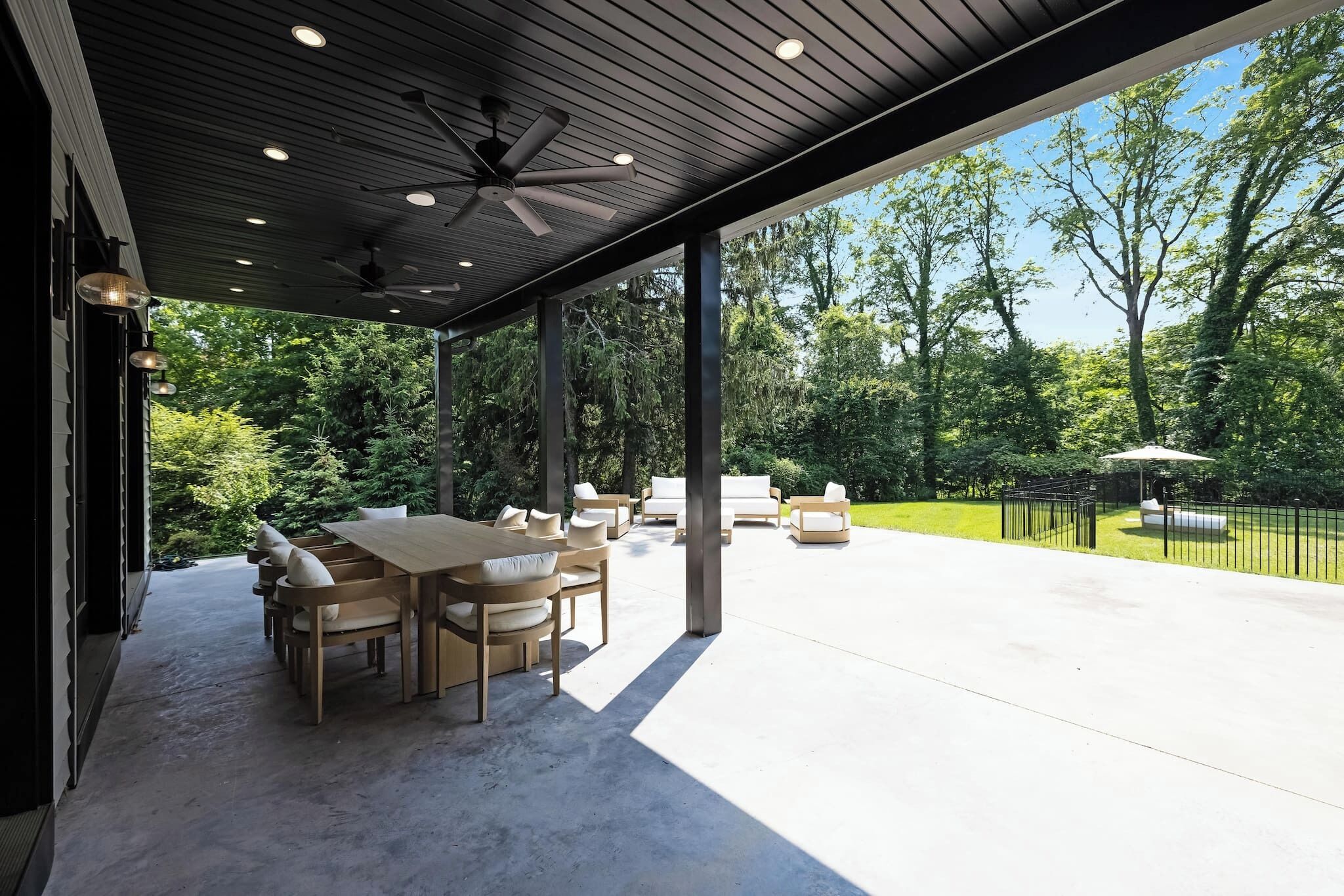 House, 6 Bedrooms, Private Pool | Outdoor dining