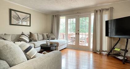 Decatur Garden Retreat 4-bedroom house with lots of outdoor spaces -pet-friendly