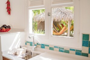 Fridge, microwave, oven, dishwasher - Charming family villa Désir des Îles (Sainte-Anne)