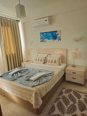 4 bedrooms, in-room safe, iron/ironing board, travel cot