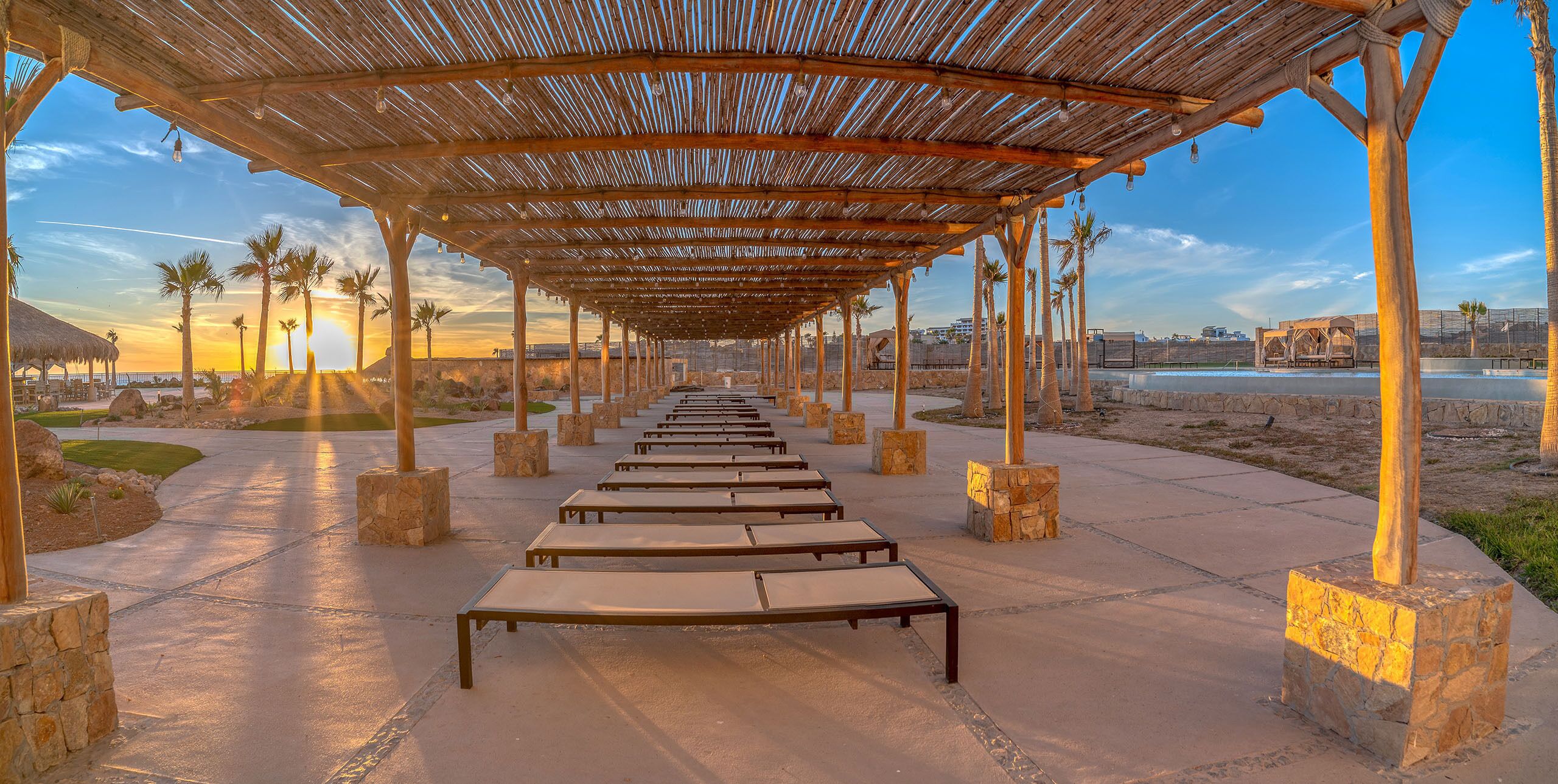 Playa privada, playa de arena blanca y 2 bares en la playa 