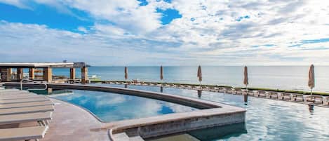 3 piscinas externas