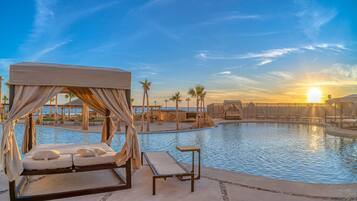 3 piscinas al aire libre