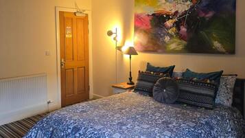 Ropa de cama de alta calidad, cubrecamas y escritorio