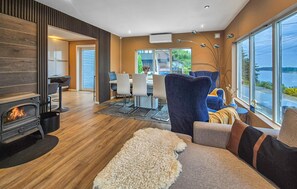 Smart TV, fireplace - Stunning home in Bokn with WiFi (Bokn)