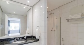 Shower, towels - Flat na Bela Vista ao lado do Sirio Libanes (São Paulo)