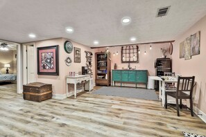 المنشأة من الداخل