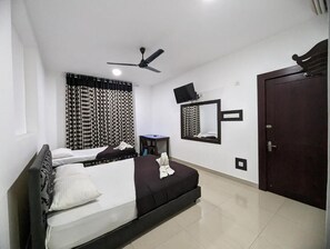 مكتب ومساحة عمل للكمبيوتر المحمول