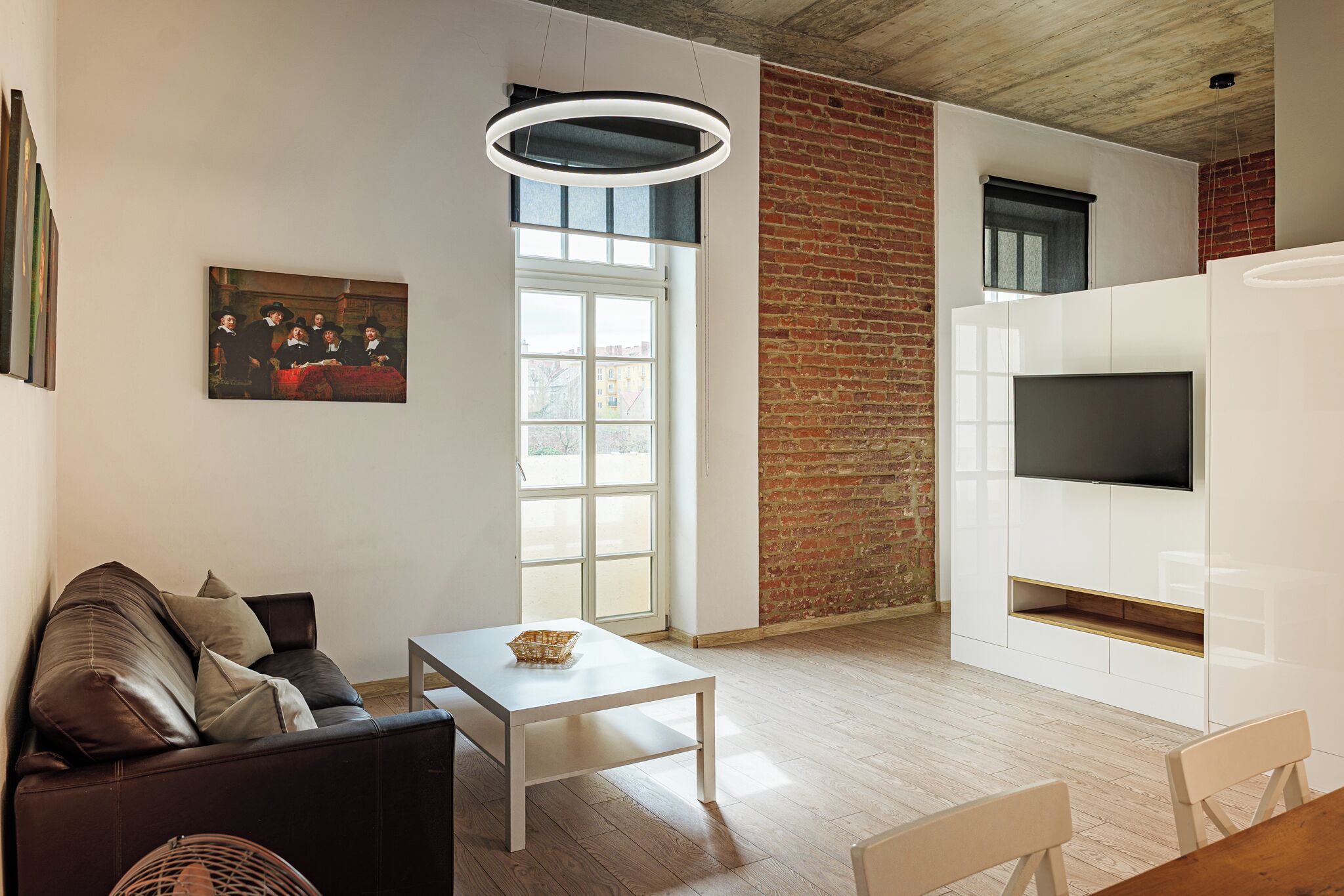 클래식 아파트 | 거실 공간 | 평면 TV