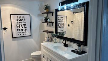 Towels, soap, shampoo, toilet paper