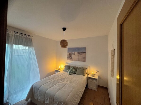 WiFi, bed sheets