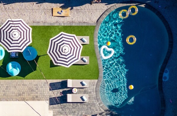 Pool - Heated Saltwater Pool • Hot Tub • Fire Pit • BBQ Lounge • 5 mins from Old Town! (Scottsdale)