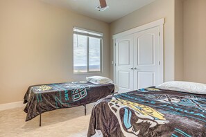 3 bedrooms, iron/ironing board, Internet, bed sheets
