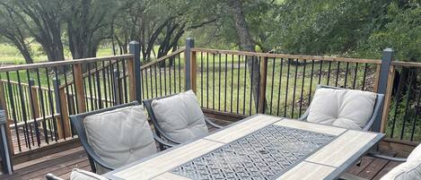 تناول الطعام بالخارج