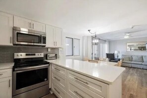Fridge, microwave, oven, stovetop - Luxury Renovated Beach & Lake Retreat ◇ Pinnacle Paradise Between the Shores (Panama City Beach)