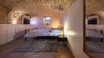 Silitysrauta/-lauta, ilmainen Wi-Fi, vuodevaatteet