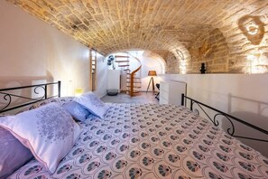 Iron/ironing board, free WiFi, bed sheets - Le loft sur rivière (Dijon)