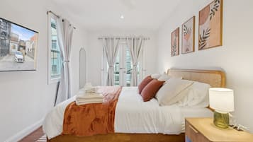 2 slaapkamers, een strijkplank/strijkijzer, wifi, beddengoed