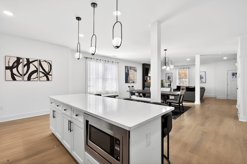 Stylish 4BR Retreat Near Atlanta’s Top Venues