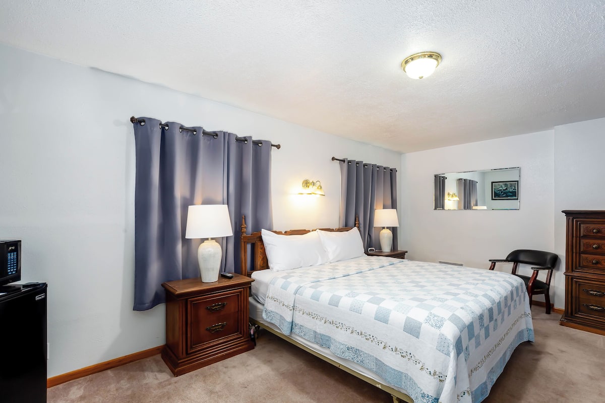 Phòng Deluxe, 1 giường cỡ king, không hút thuốc | Truy cập Internet không dây miễn phí, bộ trải giường