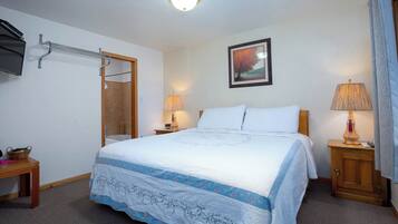 Comfort Room, 1 King Bed, Non Smoking | Free WiFi