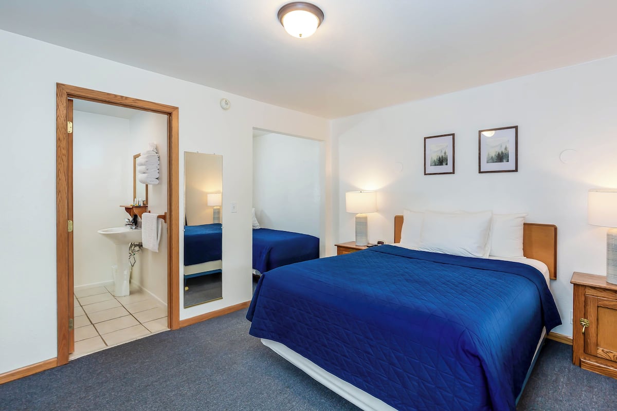 Habitación familiar, varias camas, no fumadores | Wifi gratis y ropa de cama