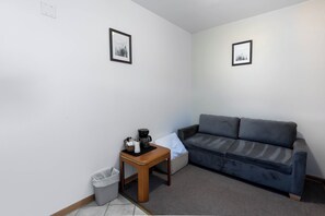 Comfort-huone, 1 suuri parisänky, tupakointi kielletty | Varavuoteet