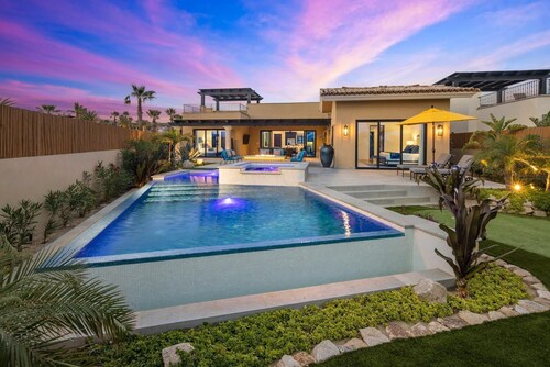 Luxurious 4 BR Private Pool & Putting Green + Golf Cart at Diamante