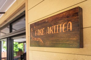 Nhà, sân hiên, quang cảnh biển | Hiên