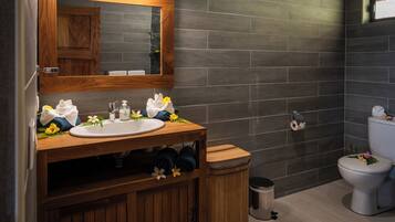 House, Patio, Sea View | Bathroom